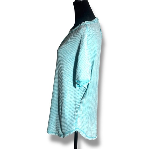 Zenana Women's Small/Medium Aqua Blue Knit Short Sleeve Distressed Crewneck Top - Picture 4 of 16